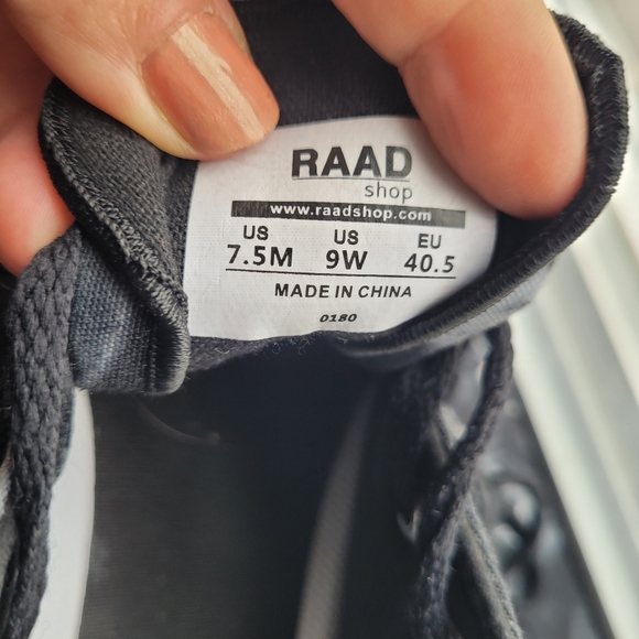 Black skull rose shoes from Raad - Picture 2 of 6